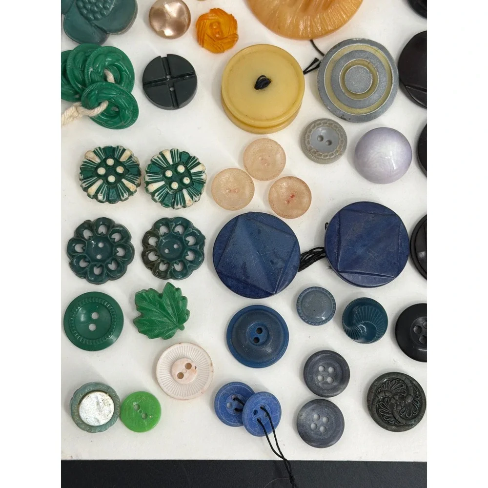 Vtg 79 Button‎ Lot Bakelite Celluloid Art Deco Mixed Media Crafting Collection